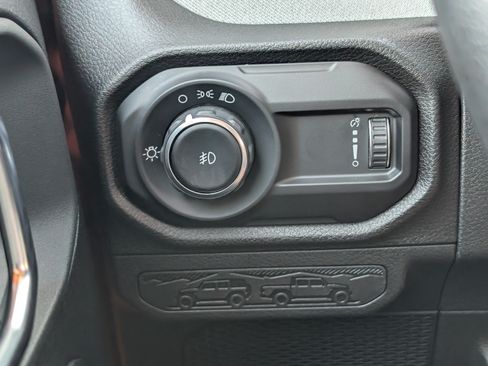 Used 2025 Jeep Wrangler Sport AWD/4WD image 22