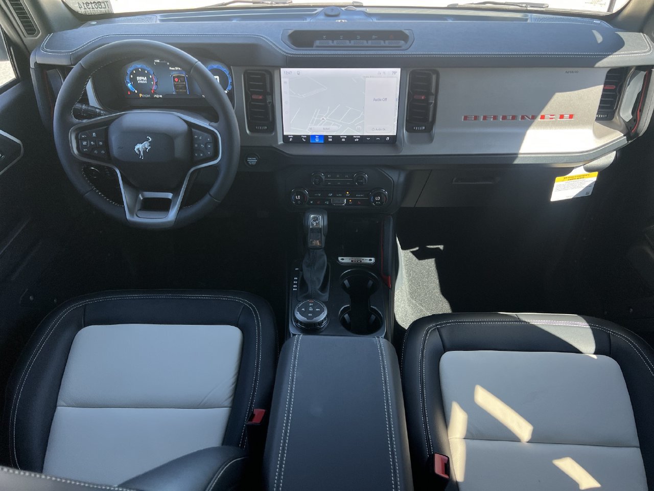 New 2026 Ford Bronco Outer Banks w/ Sasquatch Package AWD/4WD image 2