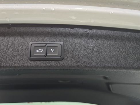 Used 2025 Audi Q3 2.0T Premium Plus w/ Premium Plus Package image 16