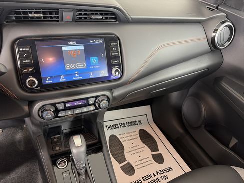Used 2024 Nissan Kicks SR w/ SR Premium Package FWD image 4