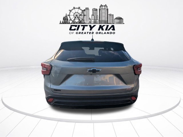 Used 2024 Chevrolet Trax RS w/ Driver Confidence Package FWD image 5