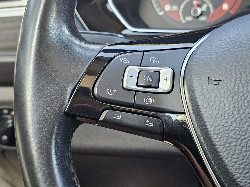 Used 2019 Volkswagen Jetta SEL FWD image 24