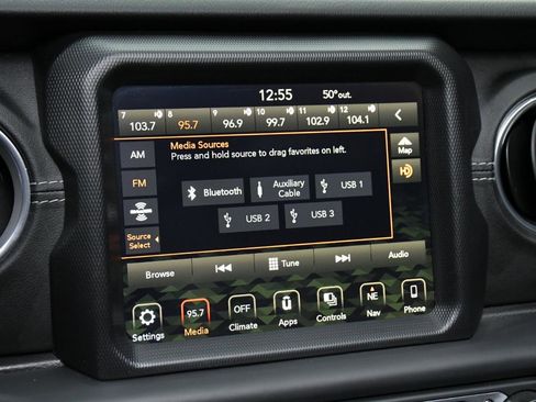 Used 2018 Jeep Wrangler Unlimited Sahara image 46