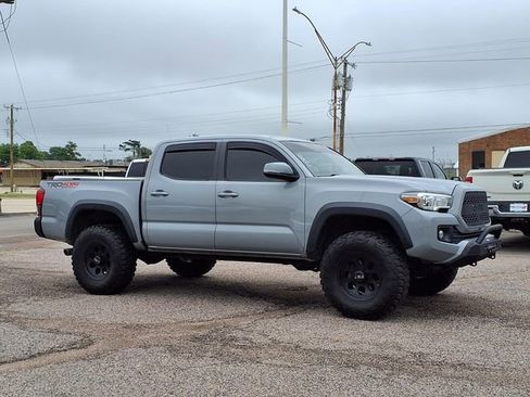 Used 2019 Toyota Tacoma TRD Off-Road AWD/4WD image 22