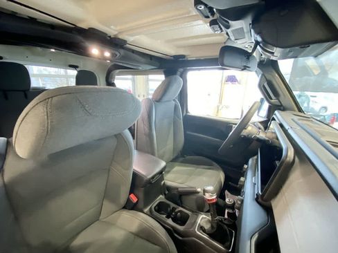 Used 2025 Jeep Wrangler Sport image 25