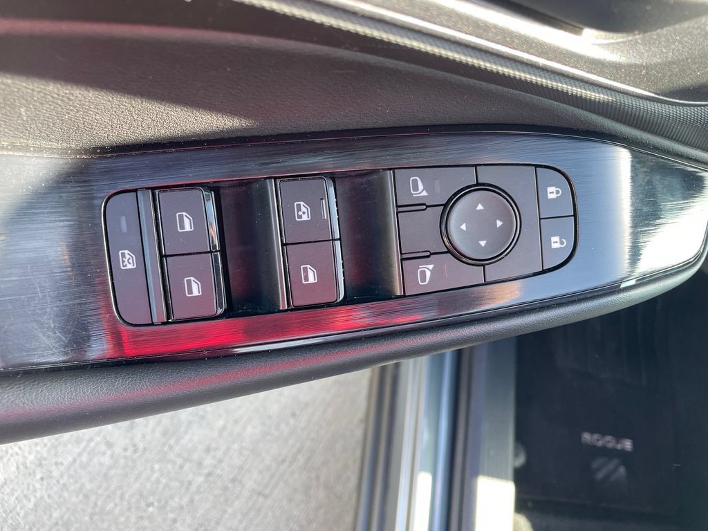 Certified 2024 Nissan Rogue S FWD image 22