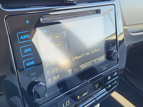 Used 2018 Toyota Prius Three image 18