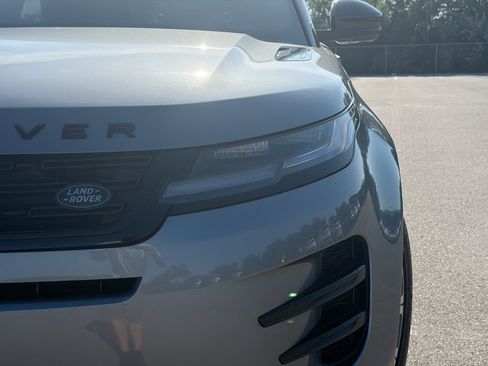 Used 2024 Land Rover Range Rover Evoque Dynamic SE AWD/4WD image 9