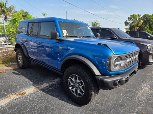 Used 2025 Ford Bronco Badlands AWD/4WD image 2