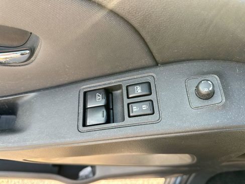 Used 2024 Nissan Frontier SV image 15