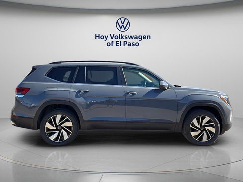 New 2026 Volkswagen Atlas SE FWD image 2