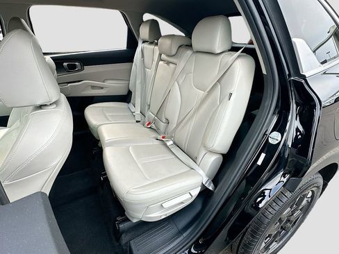 Certified 2024 Kia Sorento S image 24