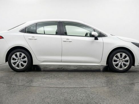 Used 2025 Toyota Corolla LE FWD image 11