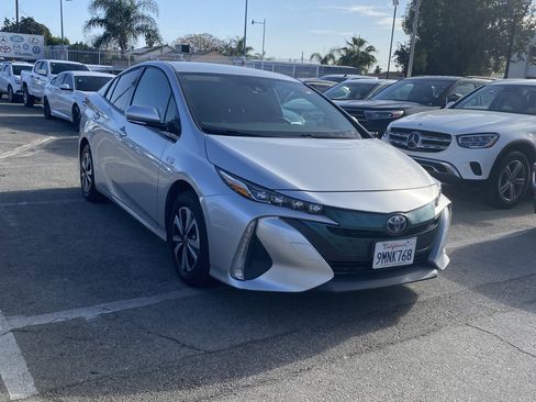 Used 2017 Toyota Prius Prime Premium w/ Carpet Mat Package image 4