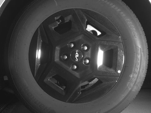 Used 2025 Jeep Compass Trailhawk image 14