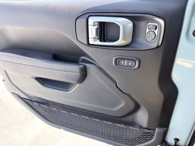 Used 2024 Jeep Wrangler Unlimited AWD/4WD image 12