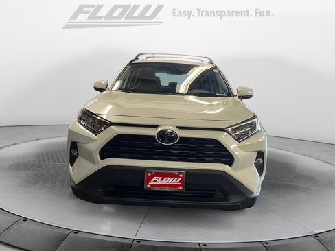 Used 2021 Toyota RAV4 XLE Premium image 3