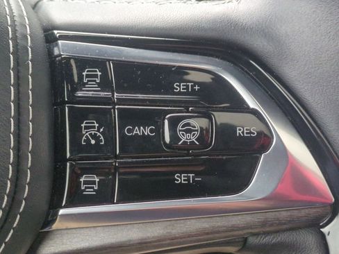 Used 2023 Jeep Grand Cherokee Overland w/ Adv Protech Group III image 15