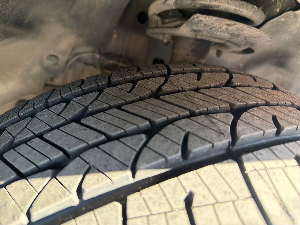Used 2016 Jeep Cherokee Sport FWD image 17