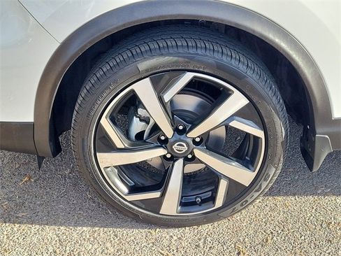 Used 2021 Nissan Rogue Sport SL w/ Premium Package image 34