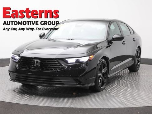 Used 2025 Honda Accord Sport image 1