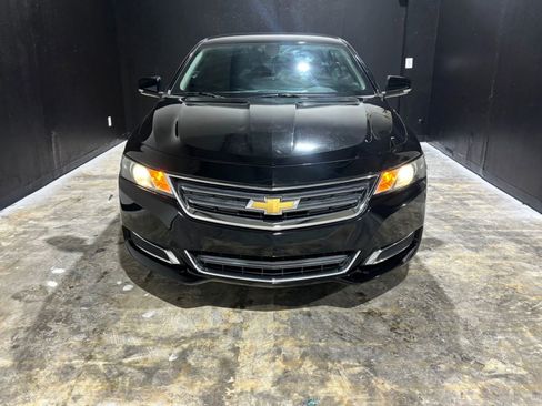 Used 2017 Chevrolet Impala LT w/ Convenience Package image 2