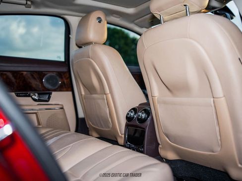 Used 2012 Jaguar XJ image 35