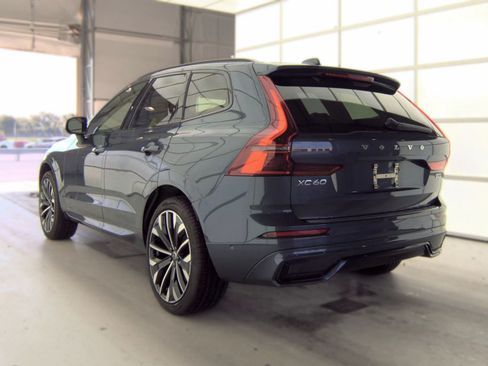 Used 2026 Volvo XC60 B5 Ultra AWD/4WD image 3