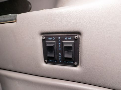 Used 2015 Ford Transit 150 130 Low Roof w/ Exterior Upgrade Package RWD image 14