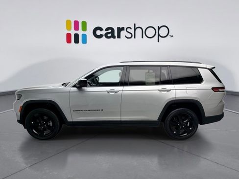 Used 2023 Jeep Grand Cherokee L Laredo image 2