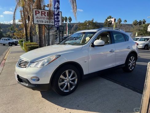 Used 2014 INFINITI QX50 Journey w/ Premium Package image 3
