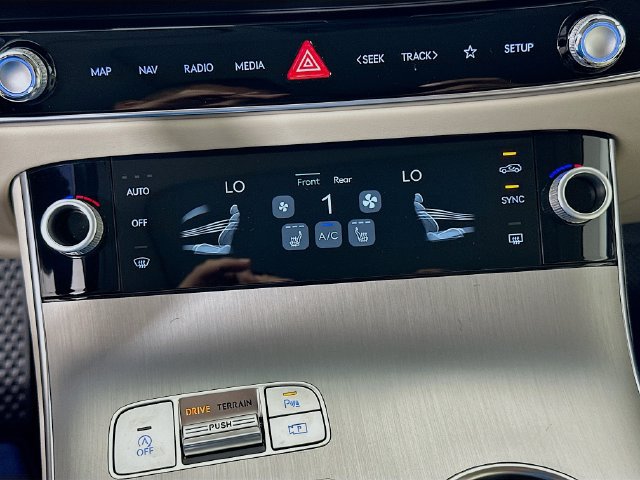 New 2026 Genesis GV70 2.5T Select AWD/4WD image 14