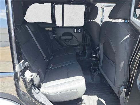 Used 2022 Jeep Wrangler Unlimited Sport w/ Sun And Sound Package AWD/4WD image 19