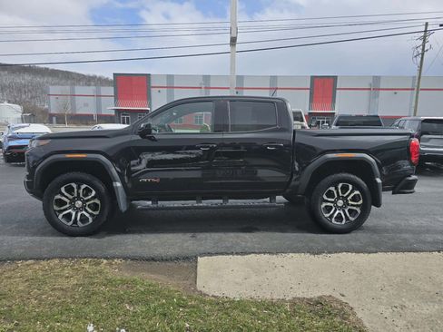 Used 2024 GMC Canyon AT4 w/ Technology Package image 6