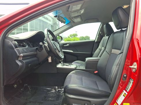 Used 2014 Toyota Camry SE FWD image 14