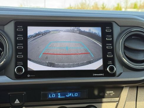 Used 2022 Toyota Tacoma TRD Off-Road image 26