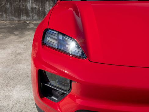 New 2026 Porsche Macan 4 Electric AWD/4WD image 14