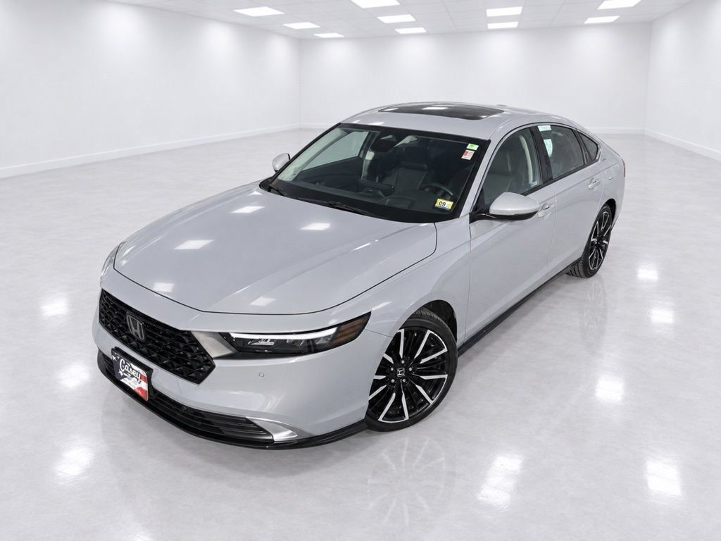 Used 2023 Honda Accord Touring image 5