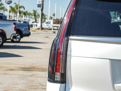 Used 2020 Cadillac Escalade Luxury AWD/4WD image 7
