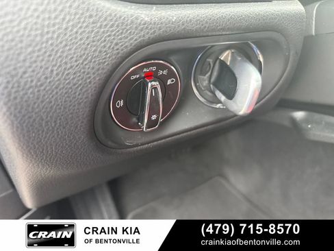 Used 2021 Porsche Macan AWD/4WD image 17