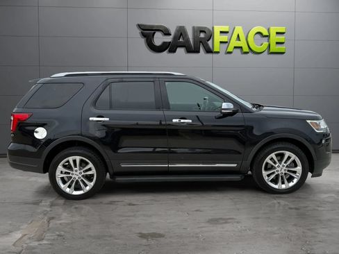 Used 2019 Ford Explorer XLT w/ Equipment Group 202A AWD/4WD image 13