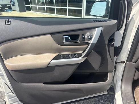 Used 2013 Ford Edge SEL FWD image 25