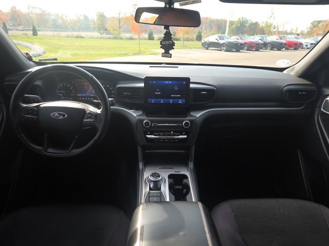 Used 2020 Ford Explorer XLT AWD/4WD image 18