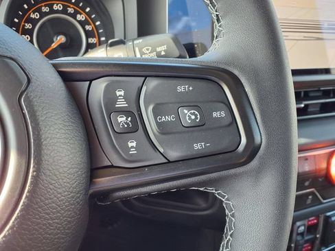 Used 2026 Jeep Wrangler Unlimited Rubicon AWD/4WD image 16