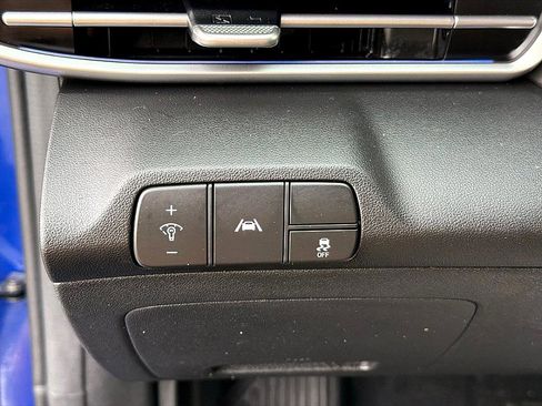 Certified 2023 Hyundai Elantra Limited w/ Cargo Package image 18