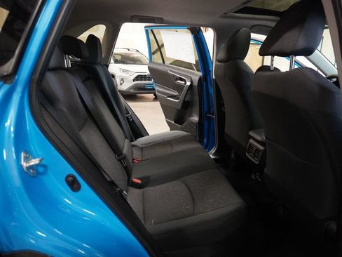 Used 2019 Toyota RAV4 XLE AWD/4WD image 11