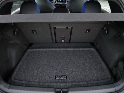 Used 2025 Volkswagen Golf image 18