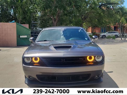 Used 2022 Dodge Challenger R/T w/ Blacktop Package RWD image 2