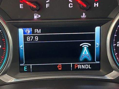 Used 2017 Chevrolet Malibu LT image 19