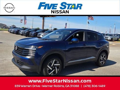 Used 2025 Nissan Kicks SV FWD image 3